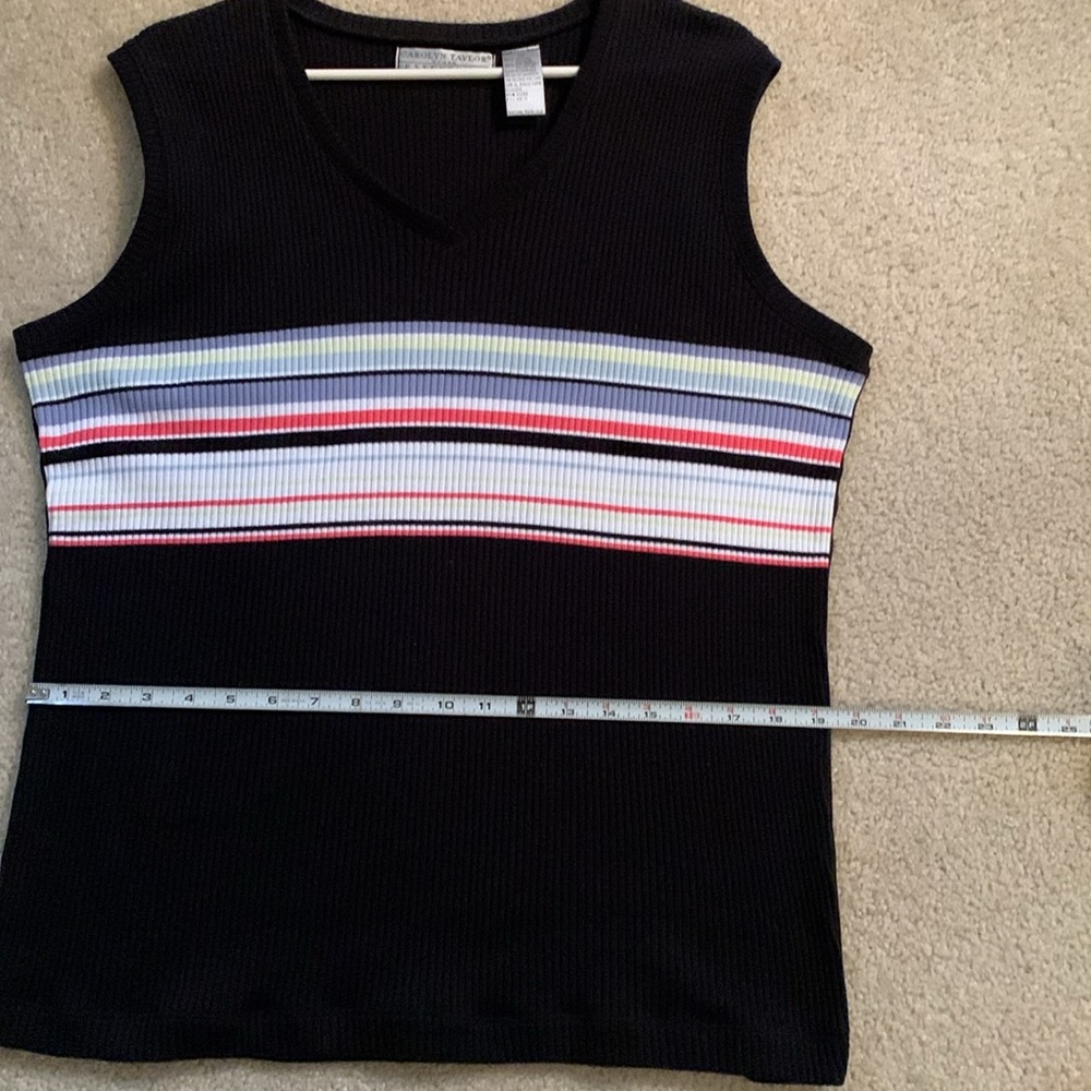 Carolyn Taylor Women’s Essentials Top - Picture 7 of 7